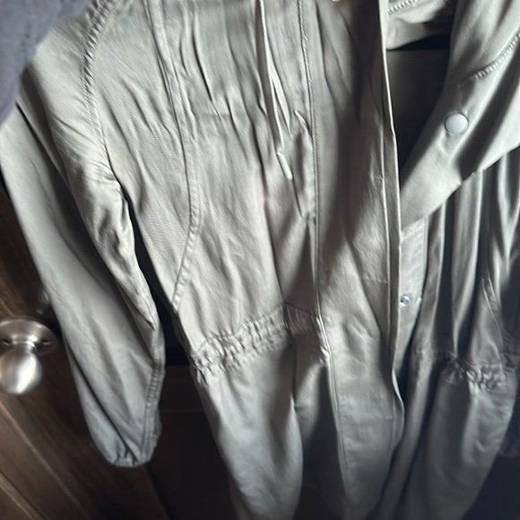 Lululemon day essentials jacket - Picture 3 of 6